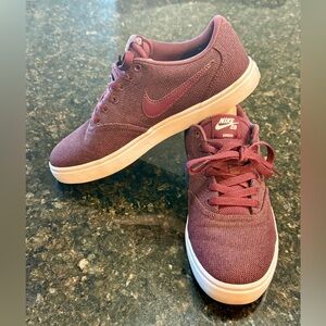Nike SB Check Solar Canvas Premium burgundy deep purple plum color size 8